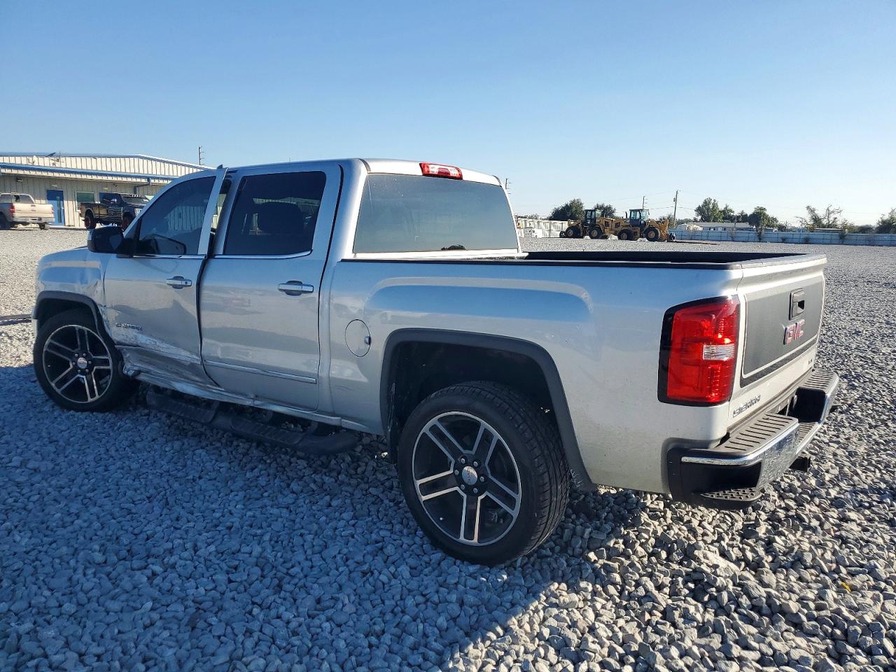 2015 GMC SIERRA C1500 SLE photo 2