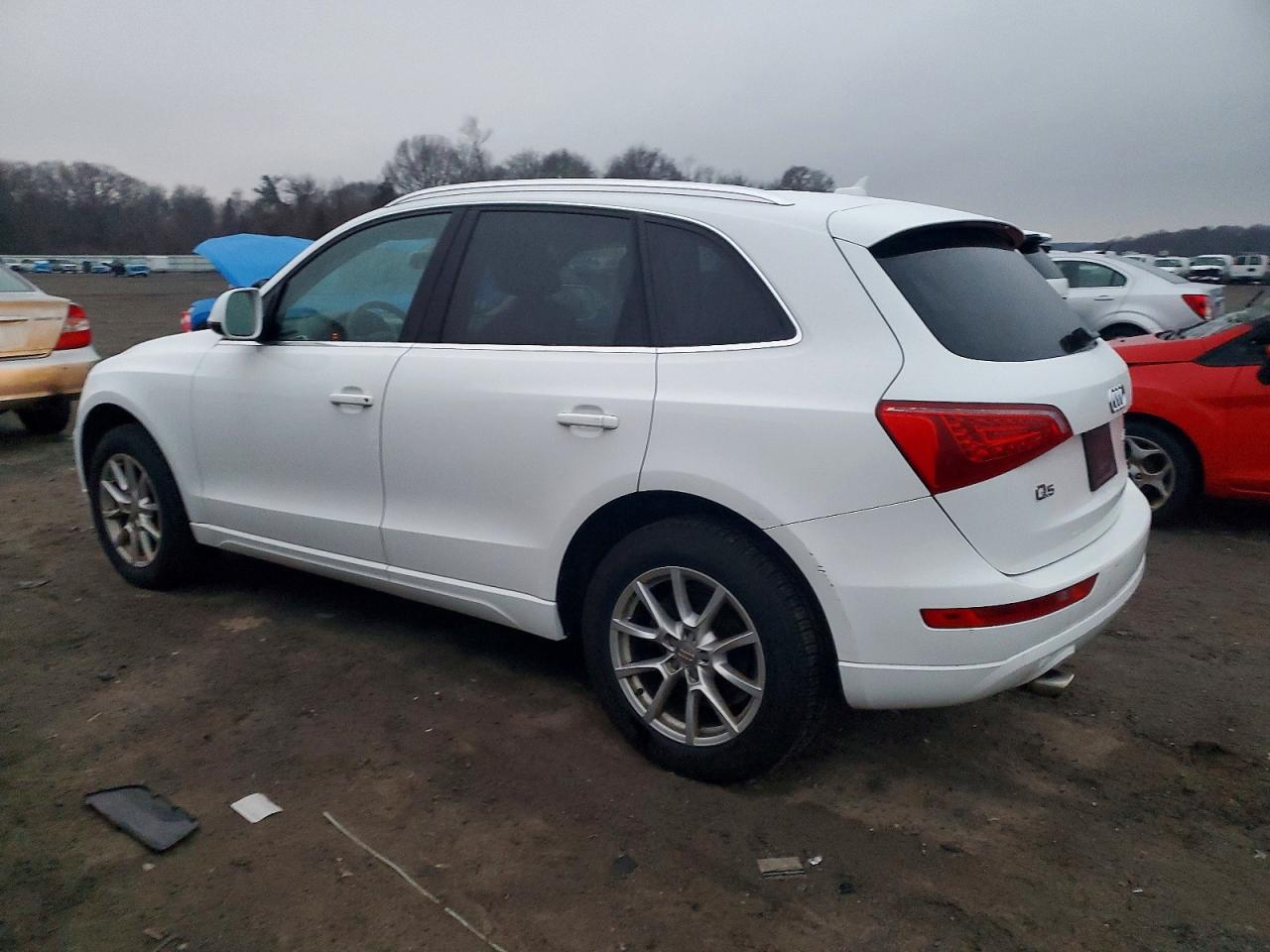2012 AUDI Q5 PREMIUM photo 2
