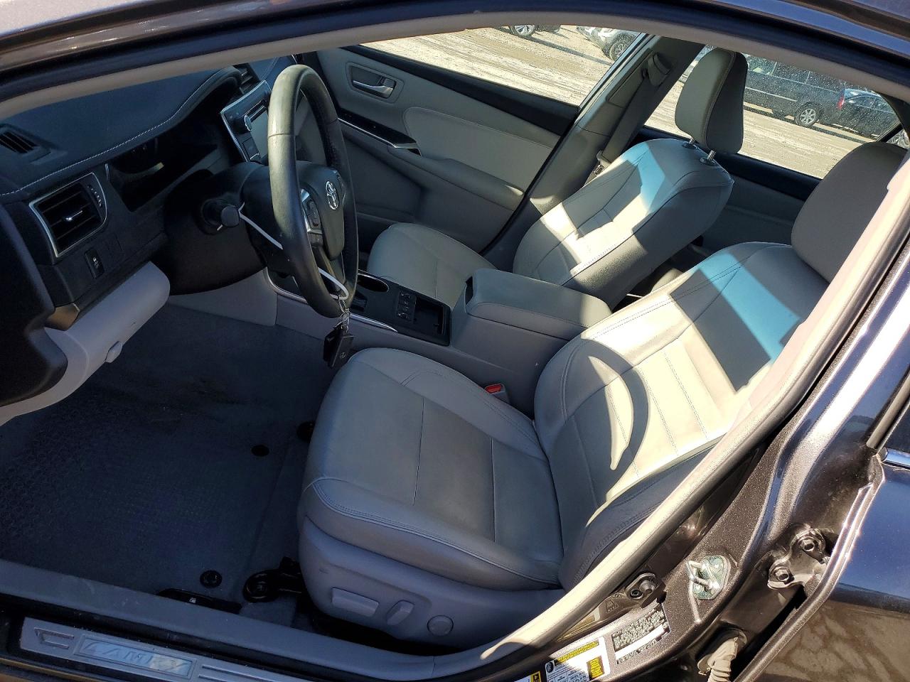 2017 TOYOTA CAMRY HYBRID photo 7