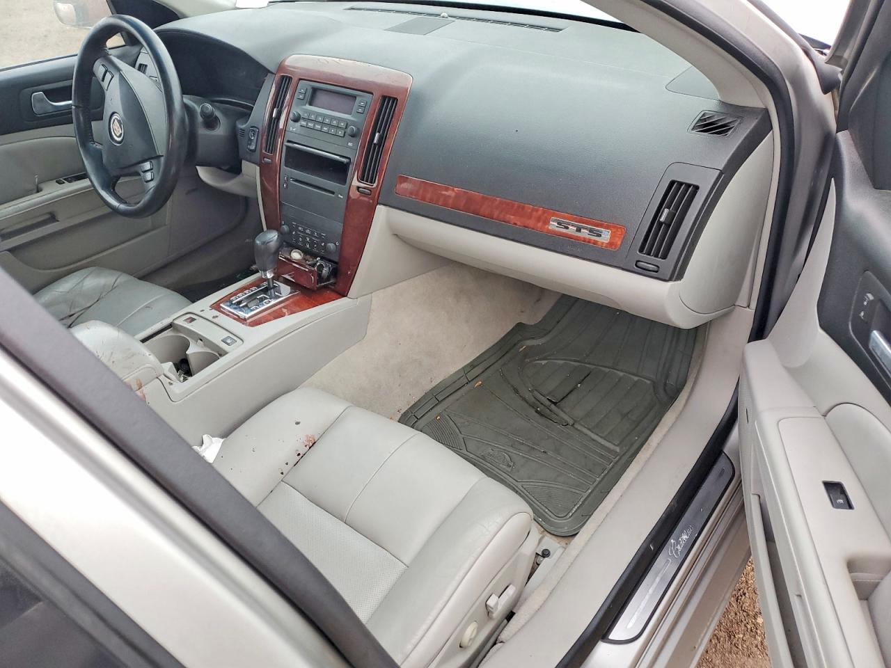 2006 CADILLAC STS photo 8