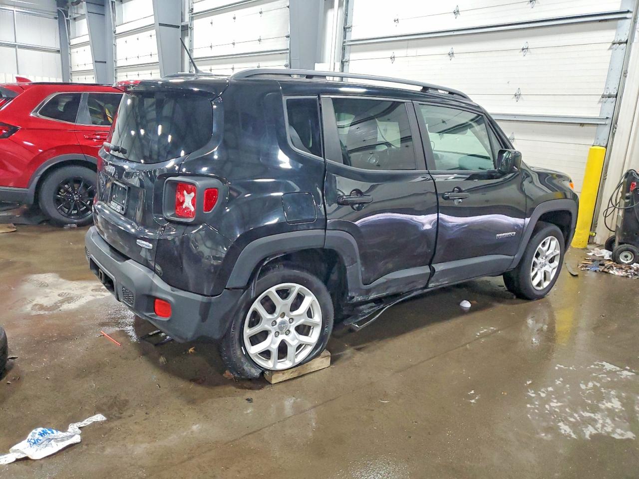 2017 JEEP RENEGADE LATITUDE photo 3