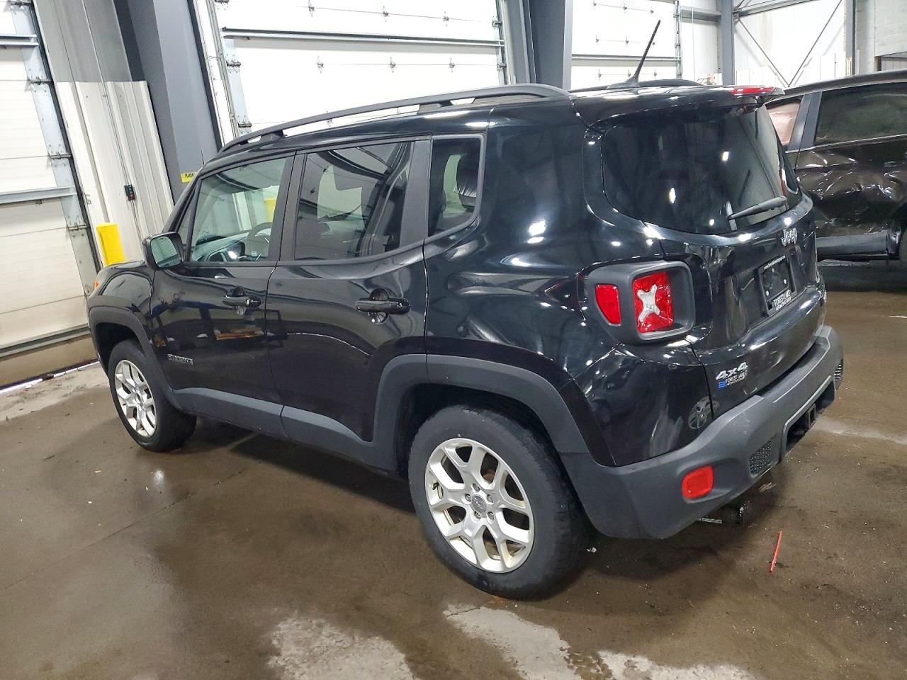 2017 JEEP RENEGADE LATITUDE photo 2