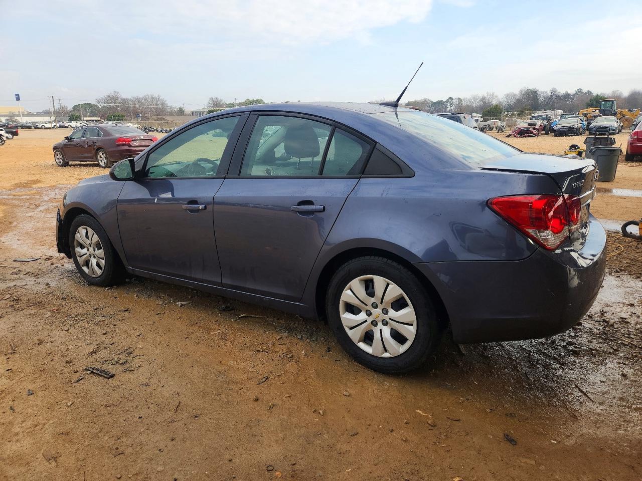 2013 CHEVROLET CRUZE LS photo 2