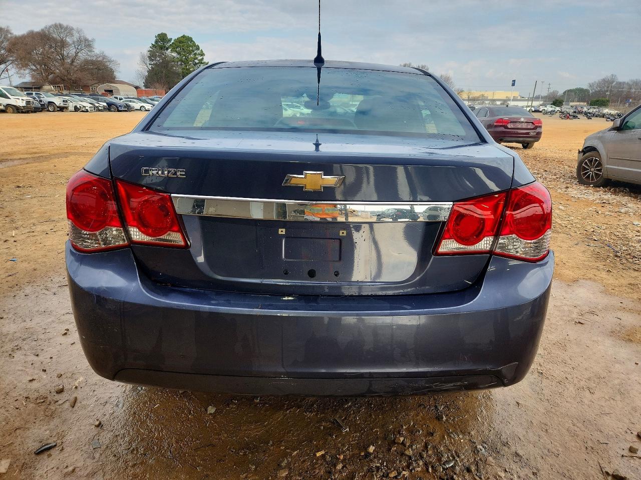 2013 CHEVROLET CRUZE LS photo 6