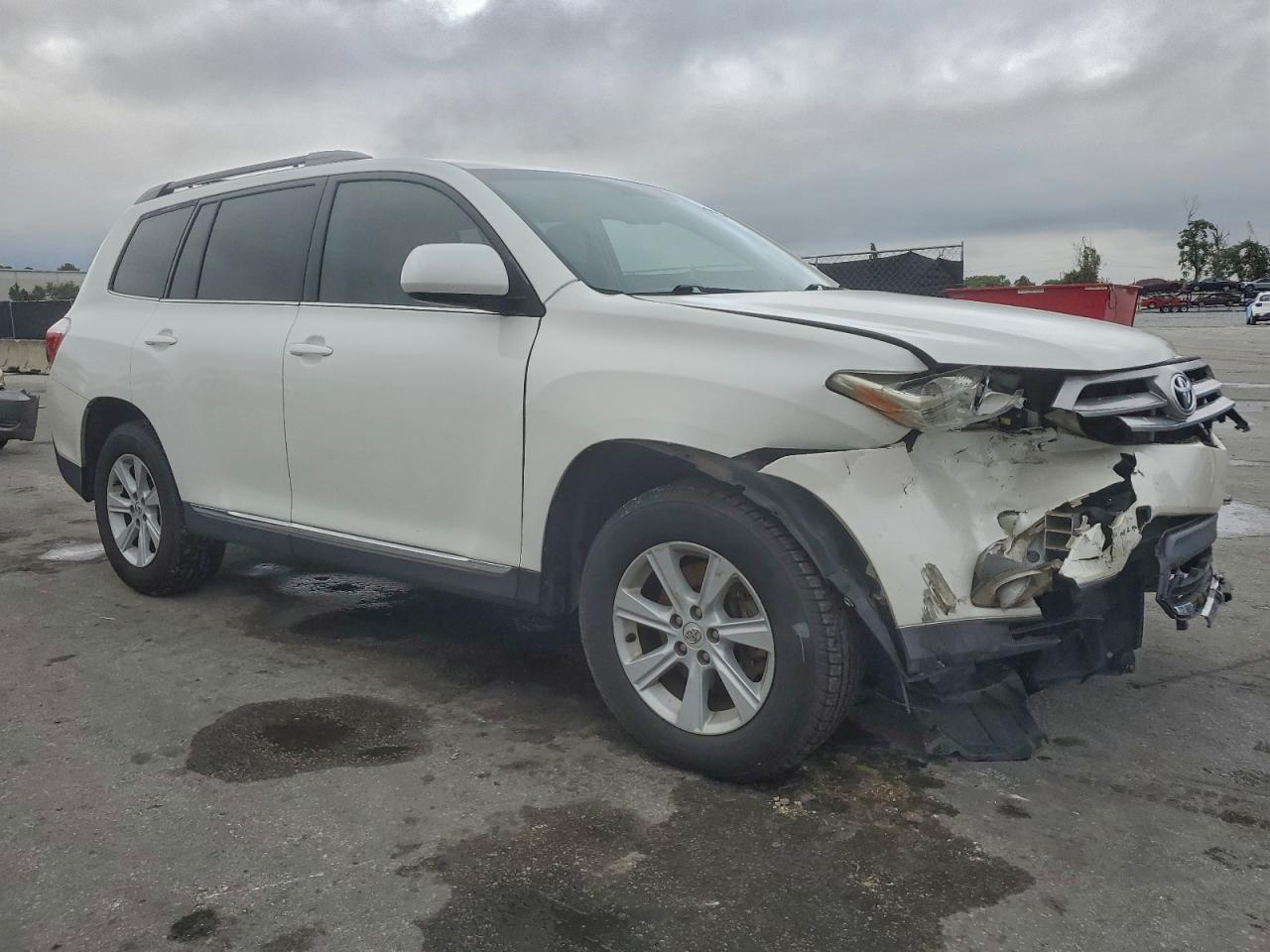 2013 TOYOTA HIGHLANDER BASE photo 4
