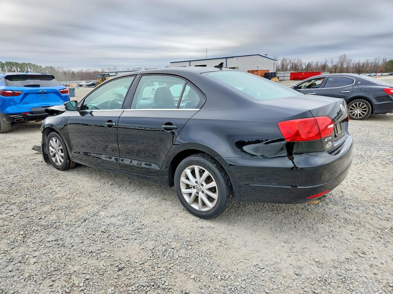 2013 VOLKSWAGEN JETTA SE photo 2