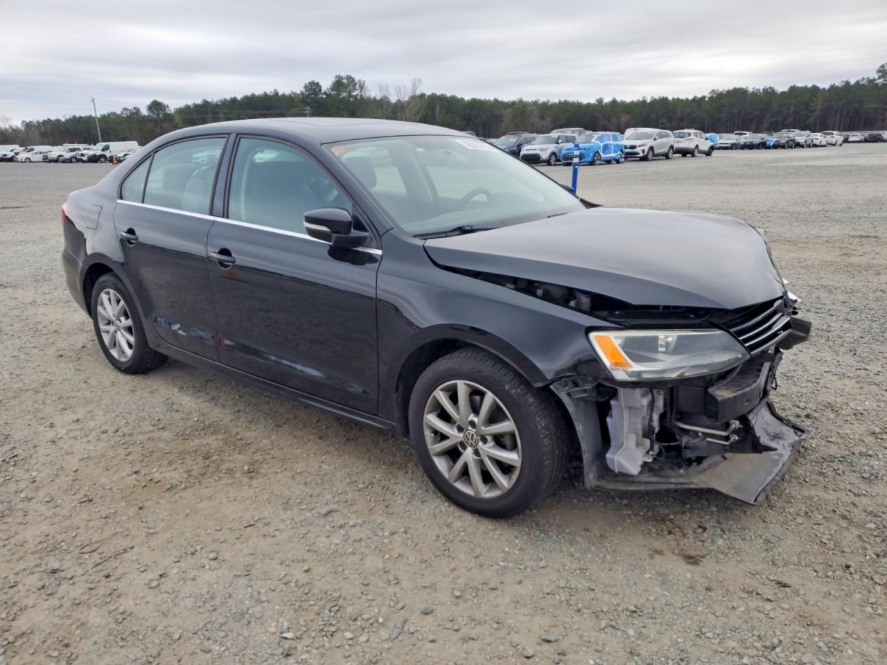 2013 VOLKSWAGEN JETTA SE photo 4