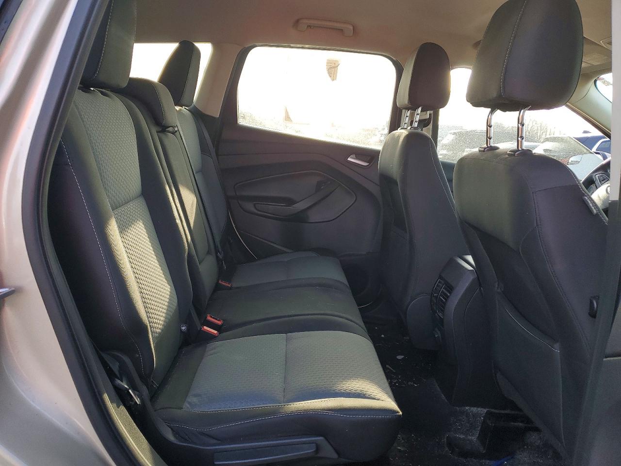 2017 FORD ESCAPE SE photo 10