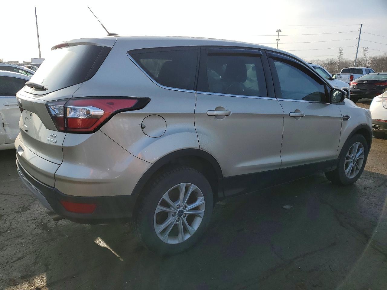2017 FORD ESCAPE SE photo 3