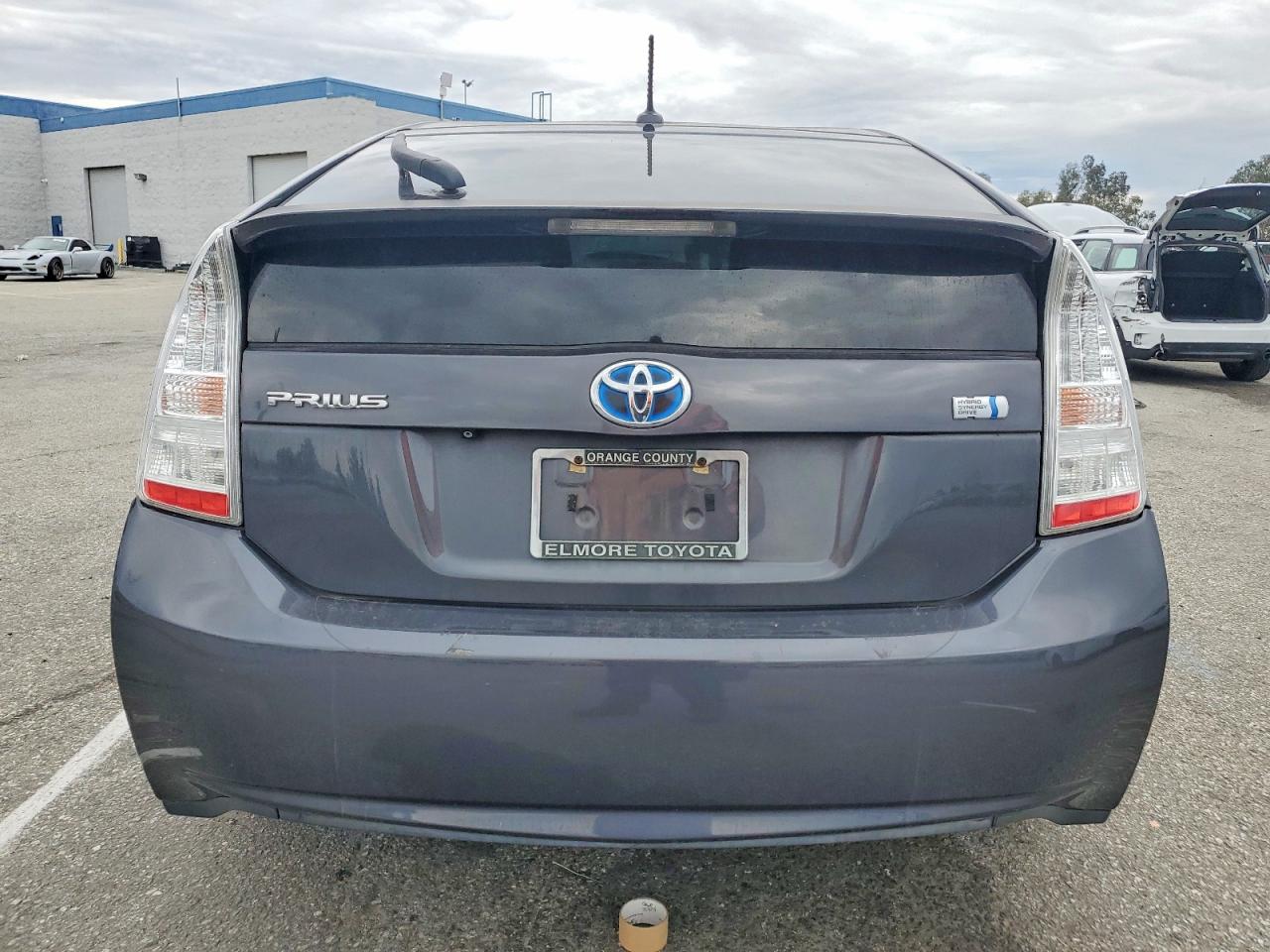 2011 TOYOTA PRIUS photo 6