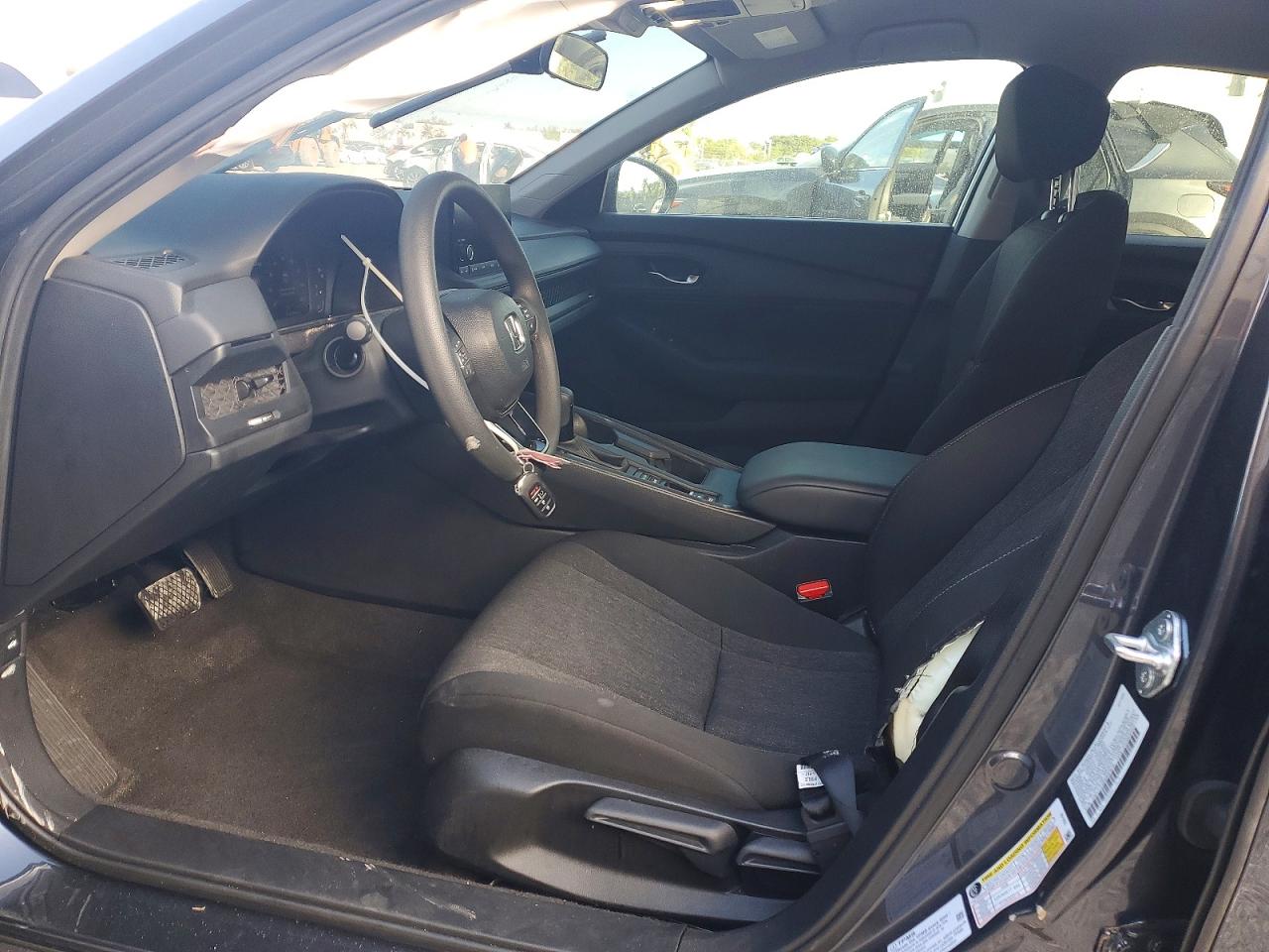 2025 HONDA ACCORD LX photo 13