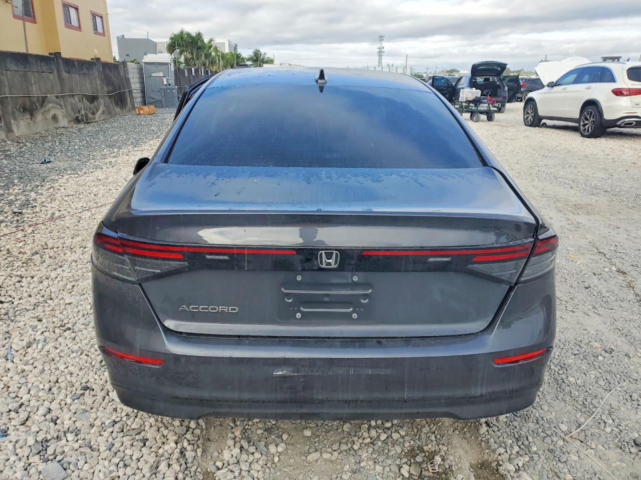 2025 HONDA ACCORD LX photo 11