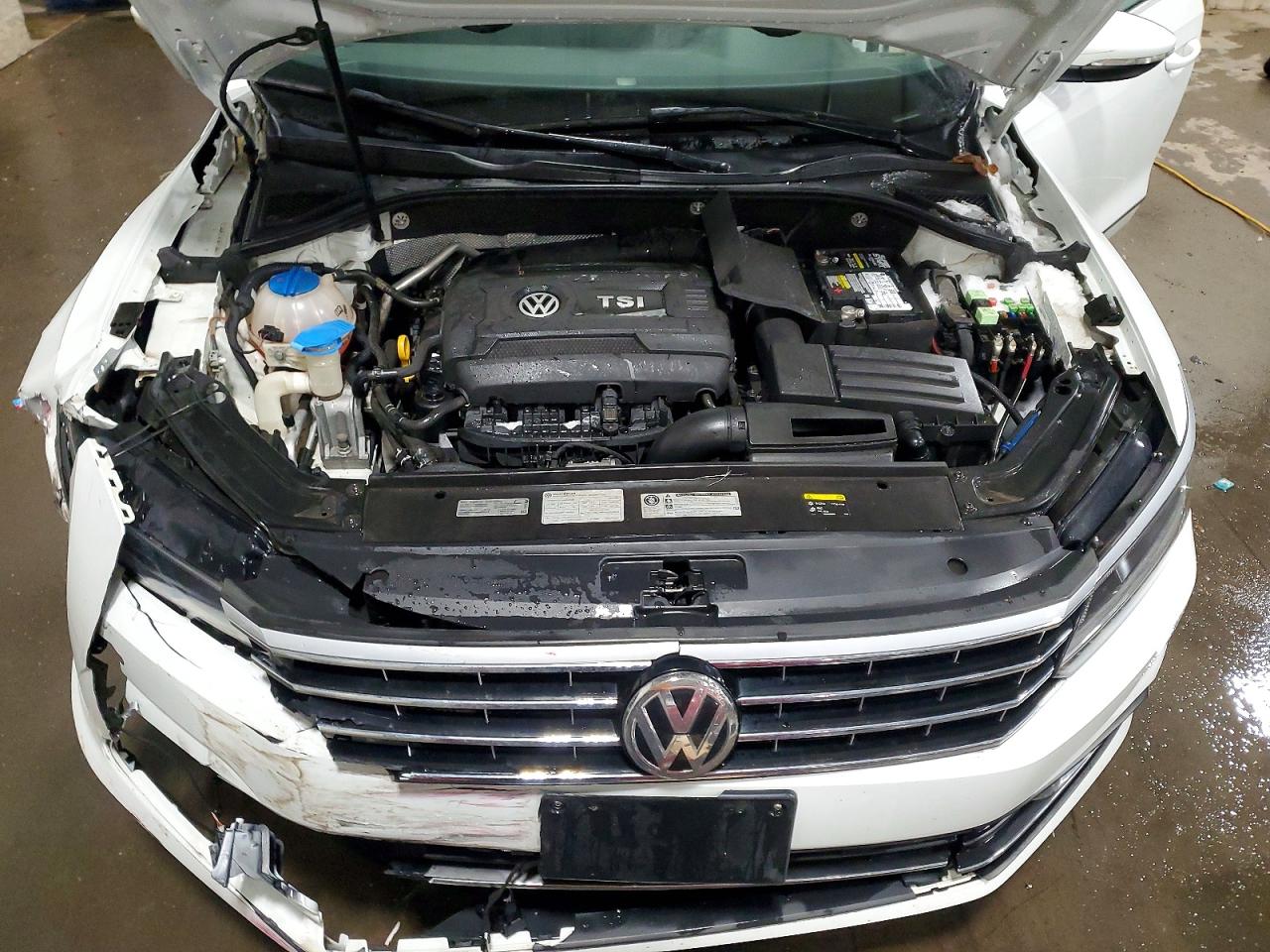 2017 VOLKSWAGEN PASSAT SE photo 11