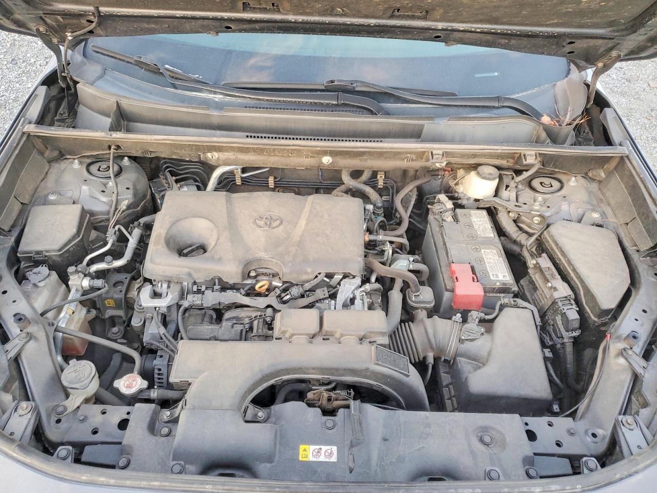 2021 TOYOTA RAV4 XLE photo 12