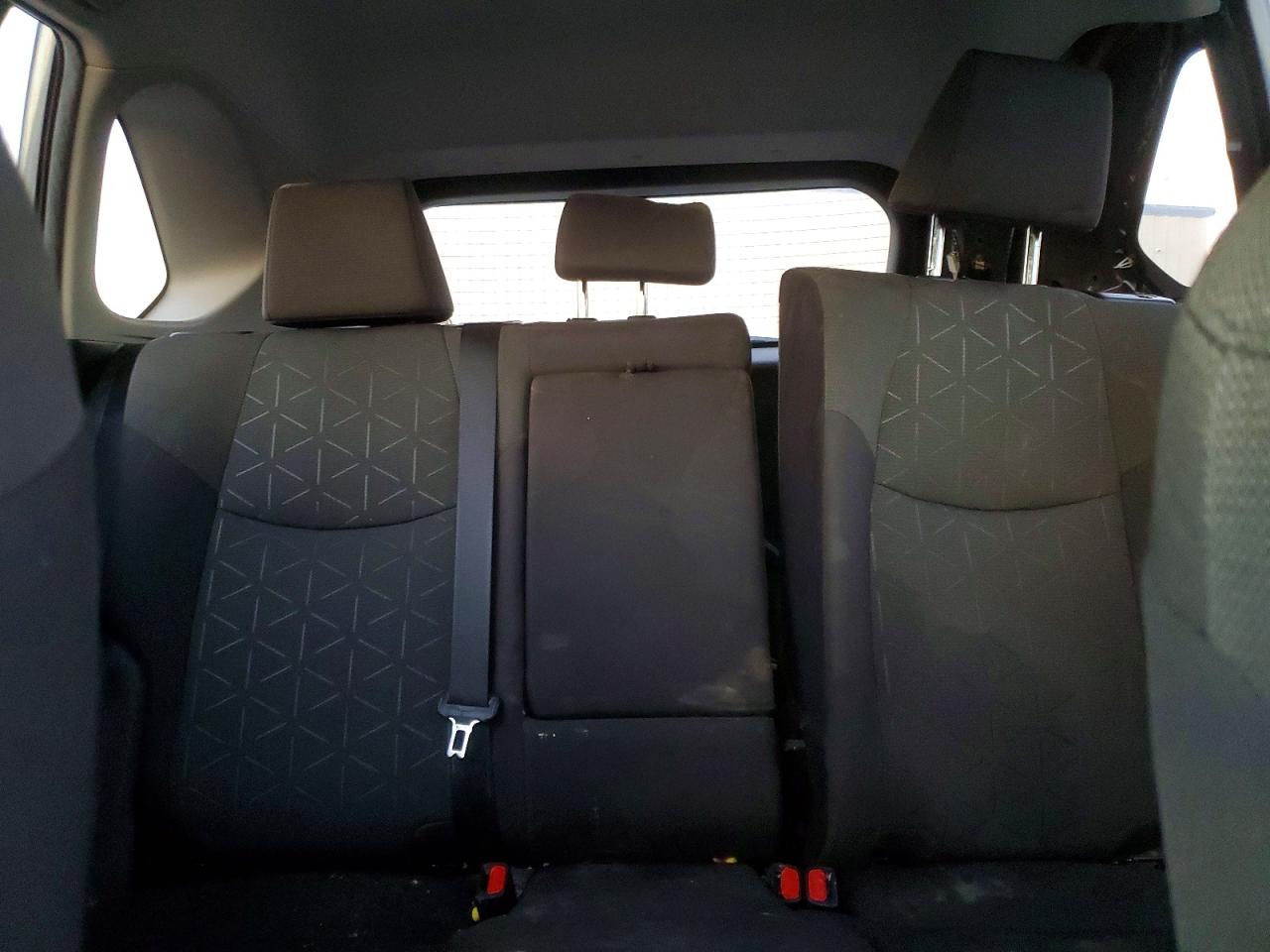 2021 TOYOTA RAV4 XLE photo 10