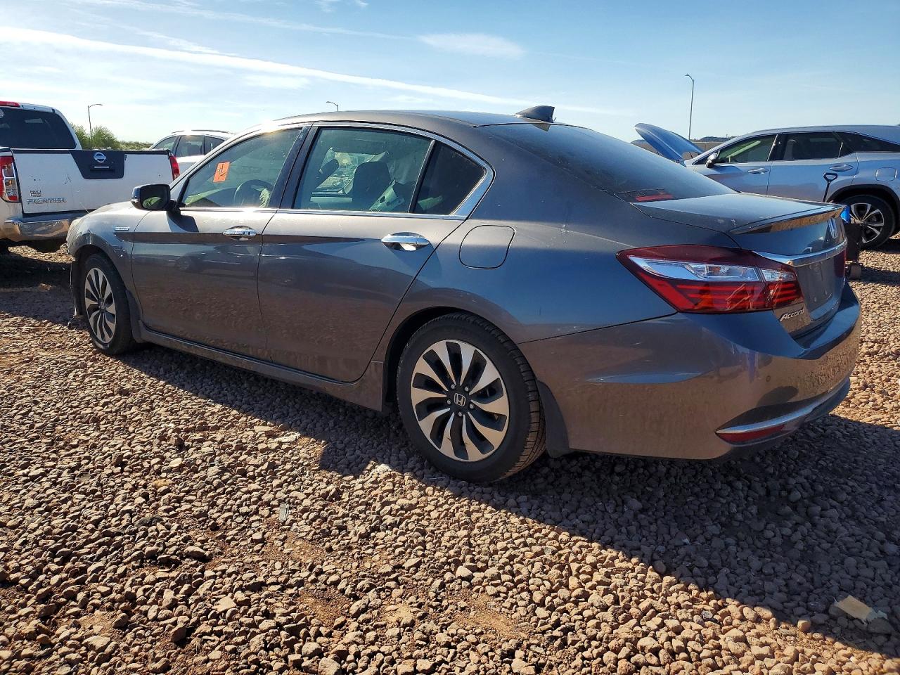 2017 HONDA ACCORD TOURING HYBRID photo 2