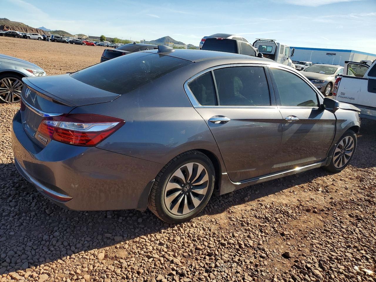 2017 HONDA ACCORD TOURING HYBRID photo 3