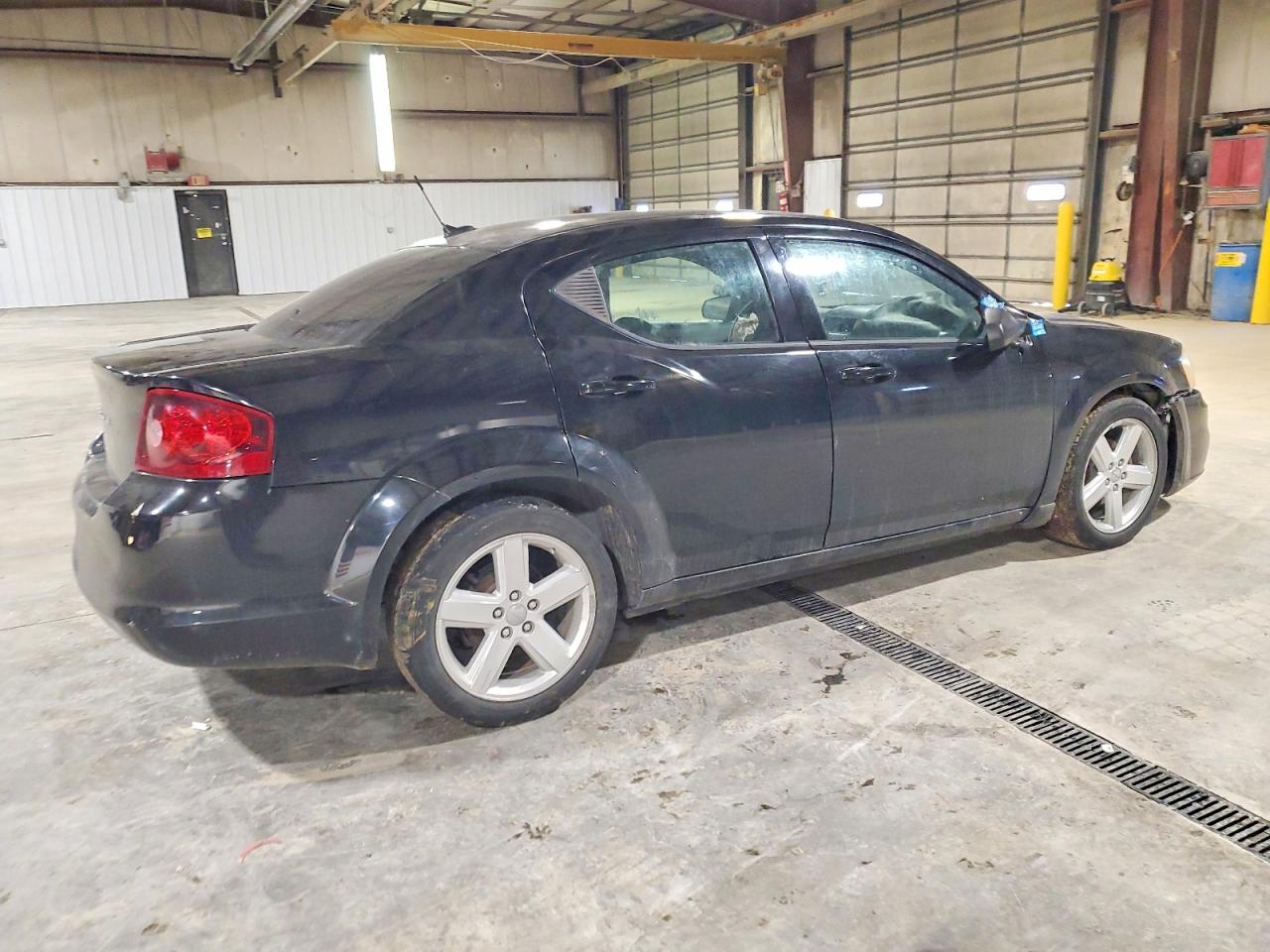 2013 DODGE AVENGER SE photo 3