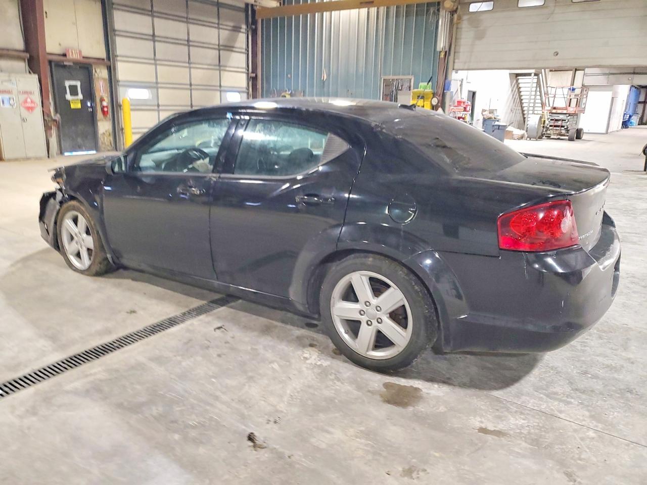 2013 DODGE AVENGER SE photo 2