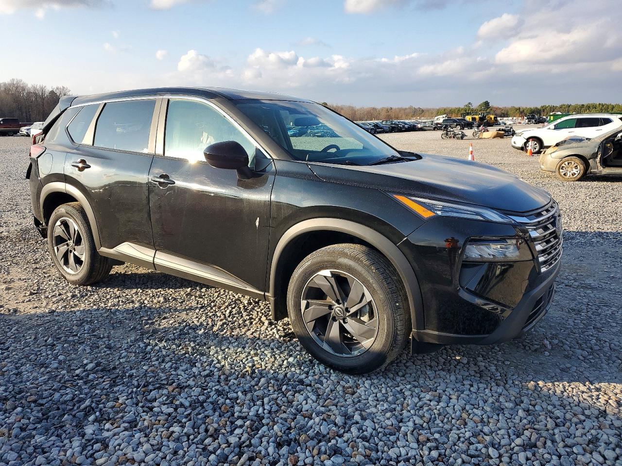 2025 NISSAN ROGUE SV photo 4