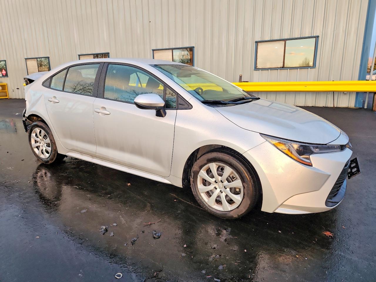 2025 TOYOTA COROLLA LE photo 4