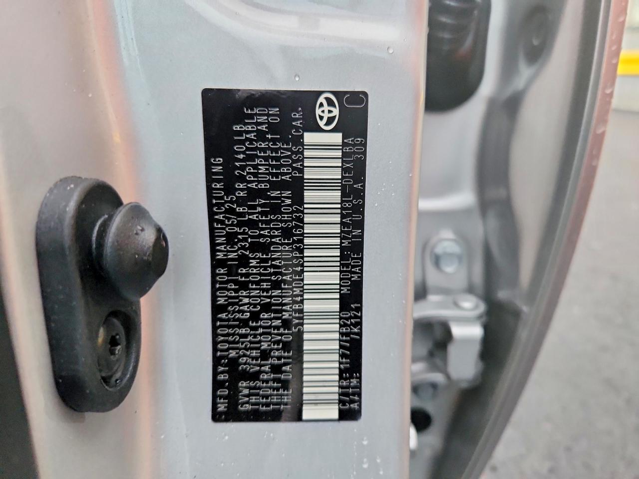 2025 TOYOTA COROLLA LE photo 12