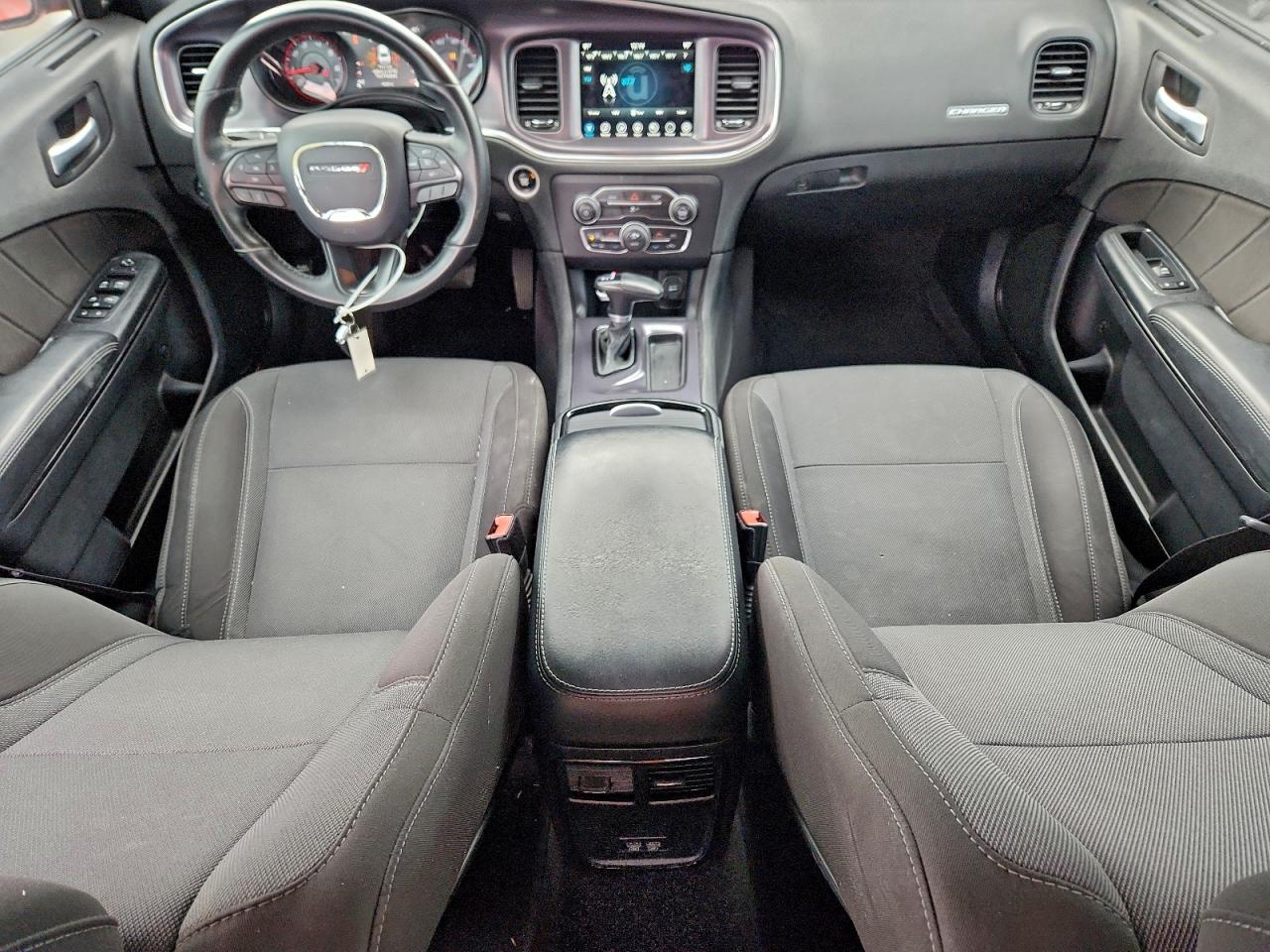 2017 DODGE CHARGER SXT photo 8