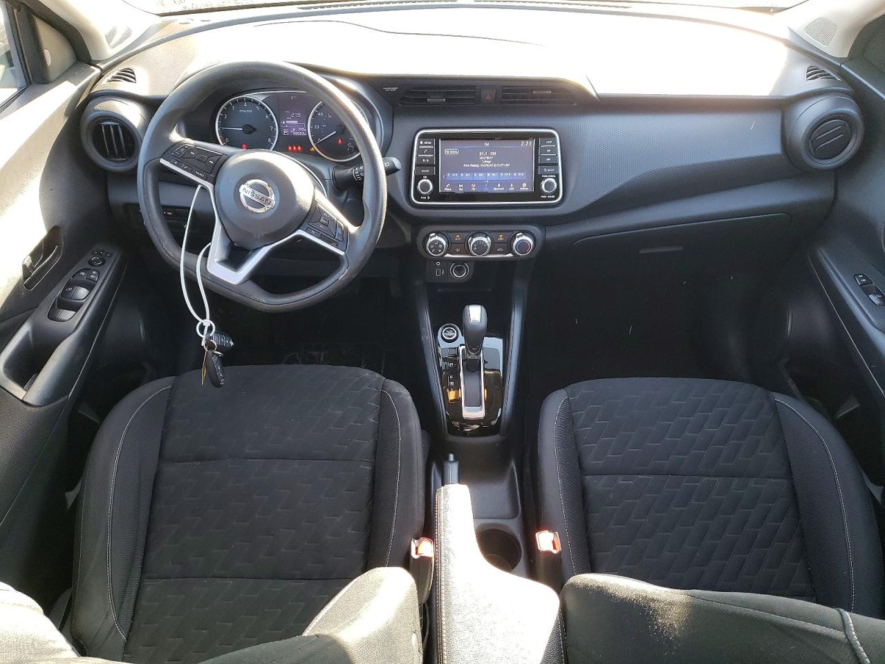 2021 NISSAN KICKS S photo 8