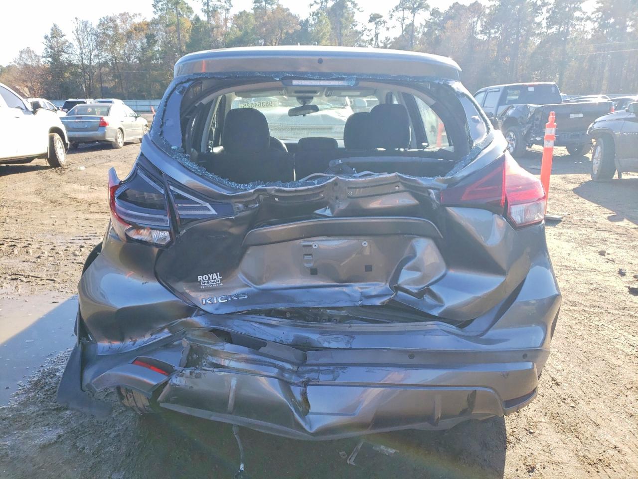 2021 NISSAN KICKS S photo 6