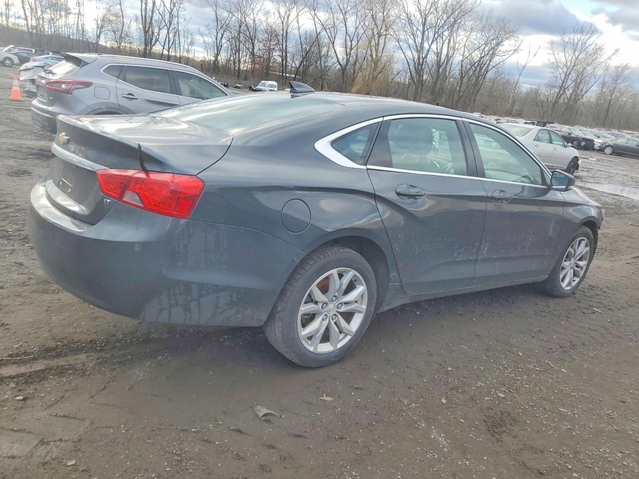 2018 CHEVROLET IMPALA LT photo 3