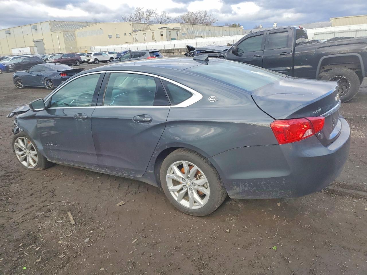 2018 CHEVROLET IMPALA LT photo 2