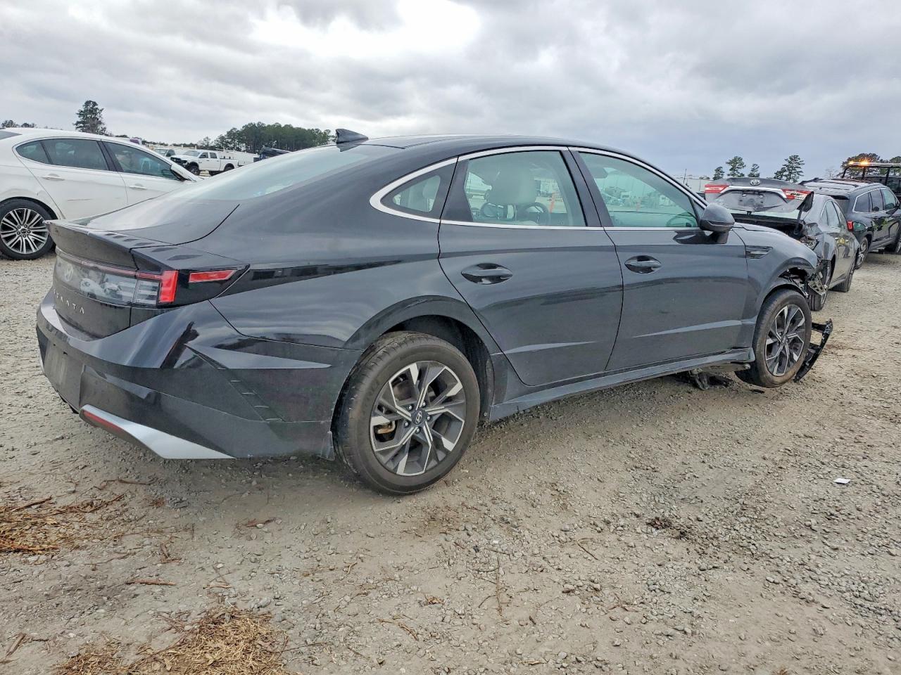 2024 HYUNDAI SONATA SEL photo 3