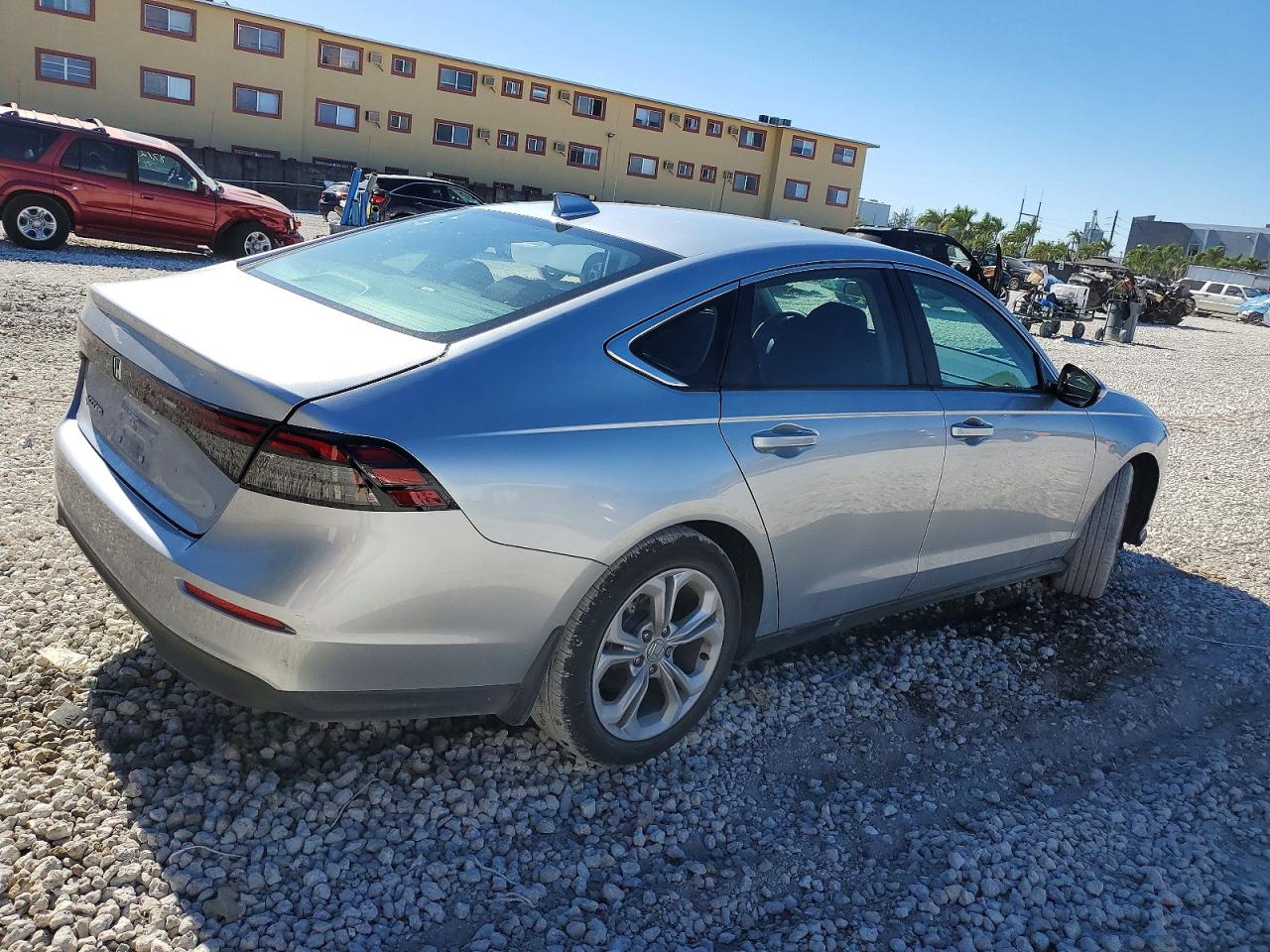 2025 HONDA ACCORD LX photo 3