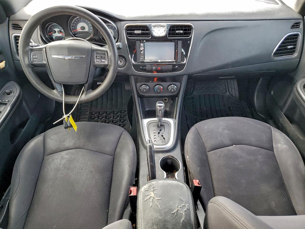 2013 CHRYSLER 200 LX photo 8