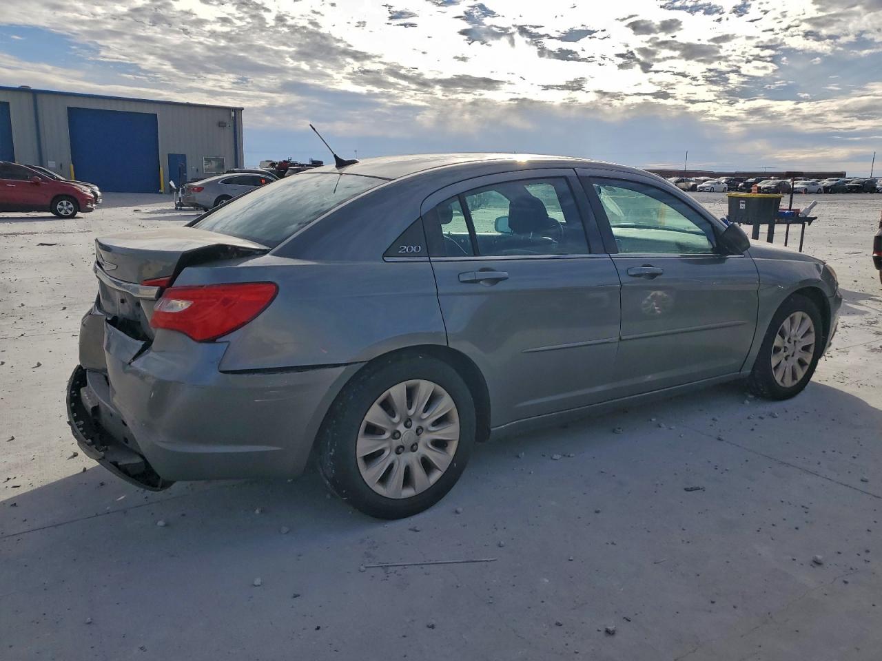 2013 CHRYSLER 200 LX photo 3