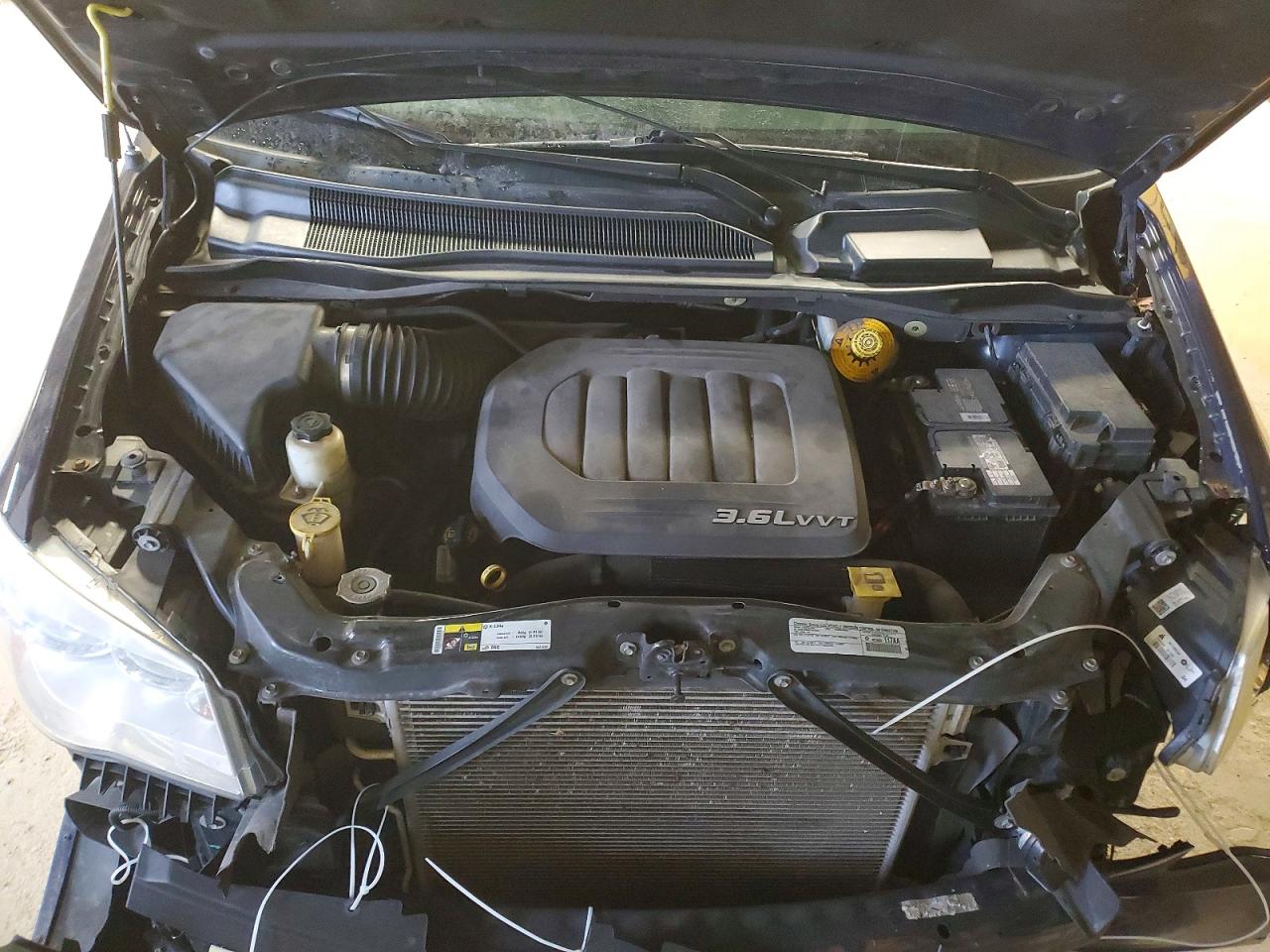 2015 CHRYSLER TOWN & COUNTRY TOURING L photo 12