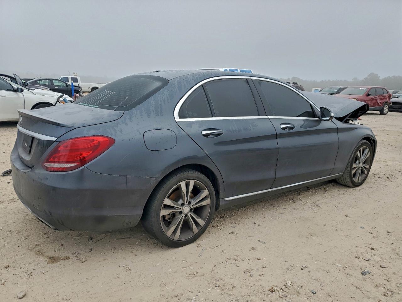 2015 MERCEDES-BENZ C 300 photo 3