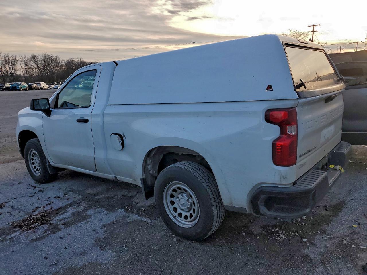 2023 CHEVROLET SILVERADO C1500 photo 2