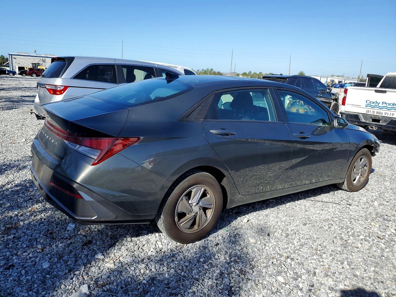 2025 HYUNDAI ELANTRA SE photo 3