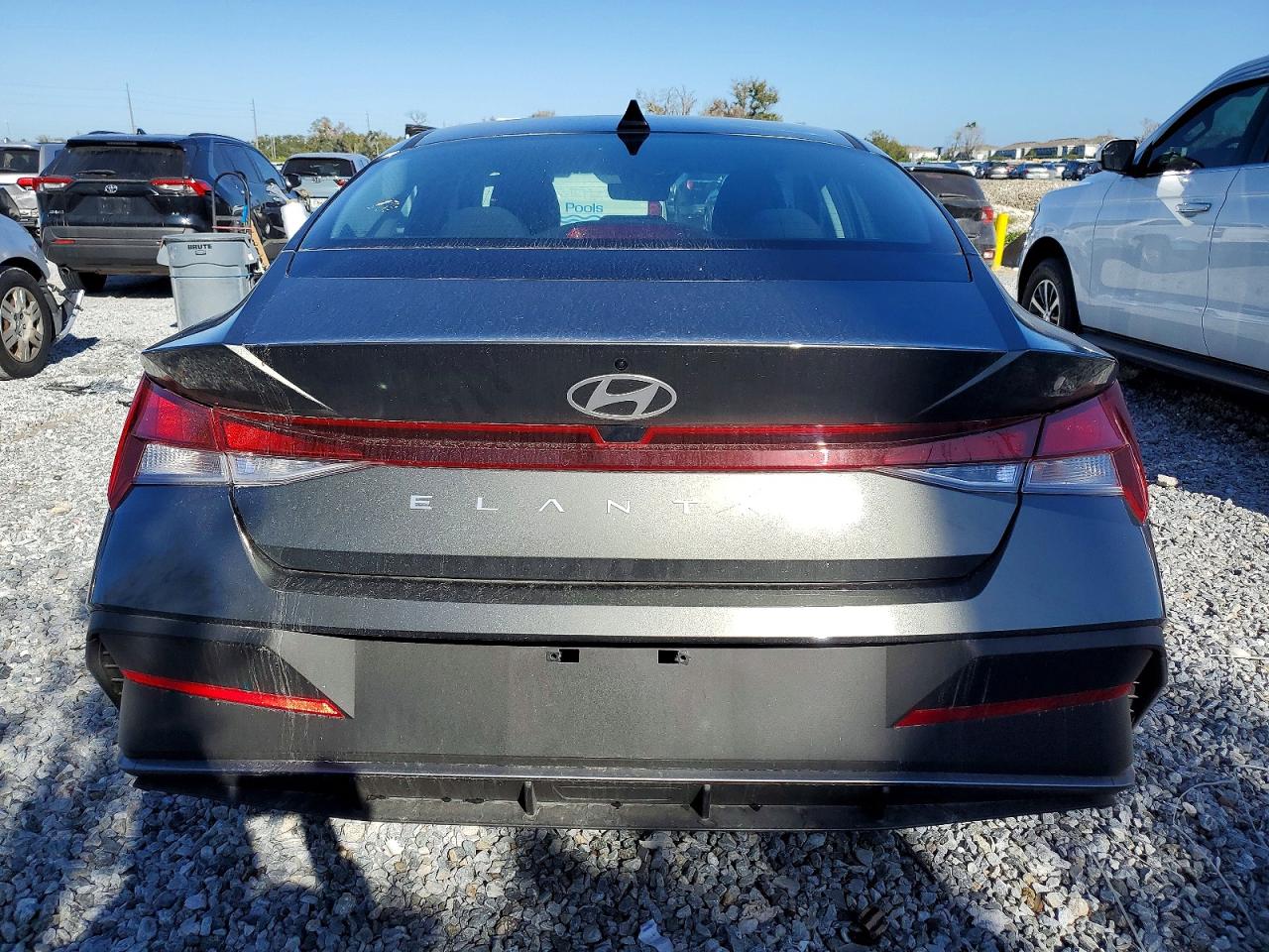 2025 HYUNDAI ELANTRA SE photo 6