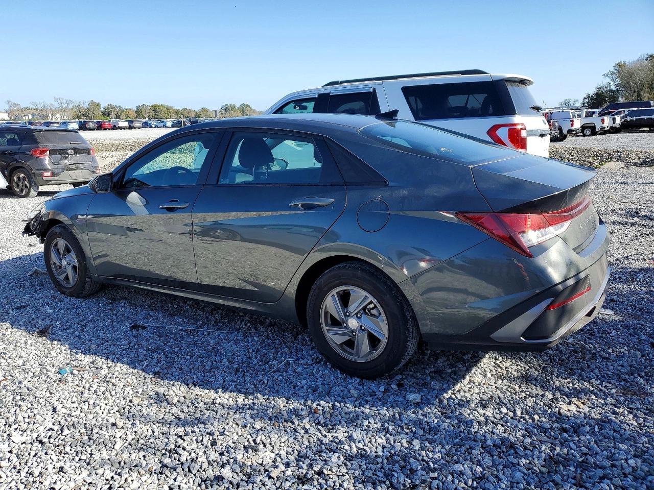 2025 HYUNDAI ELANTRA SE photo 2