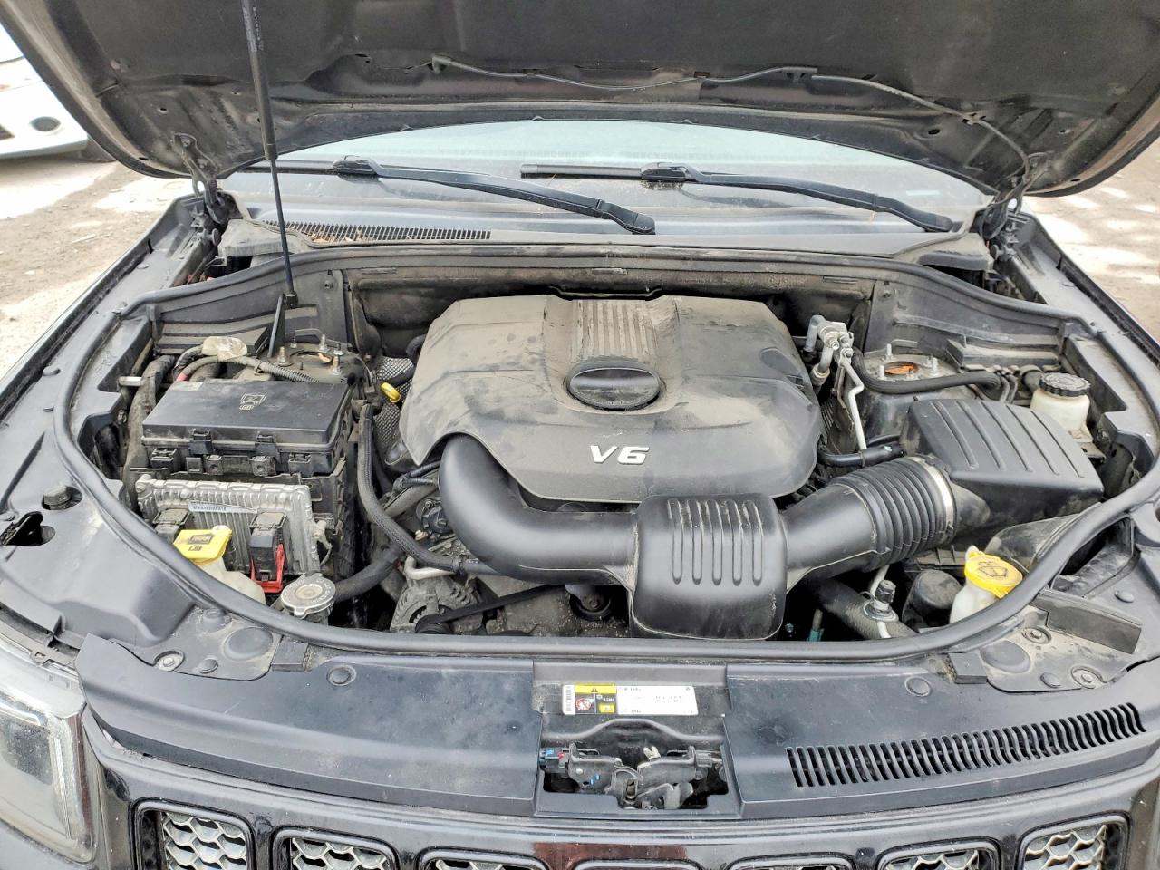 2014 JEEP GRAND CHEROKEE LAREDO photo 12