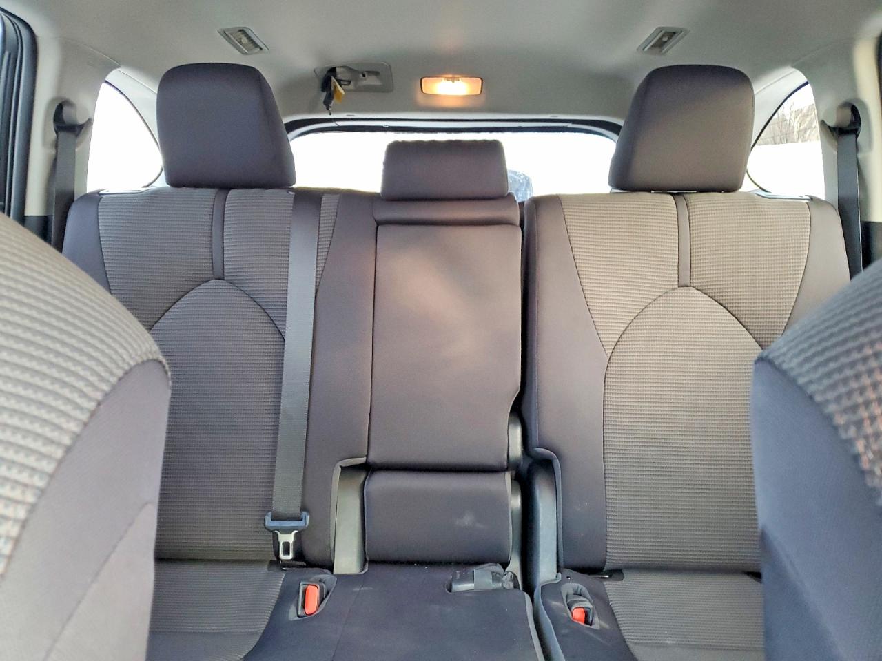 2022 TOYOTA HIGHLANDER LE photo 10