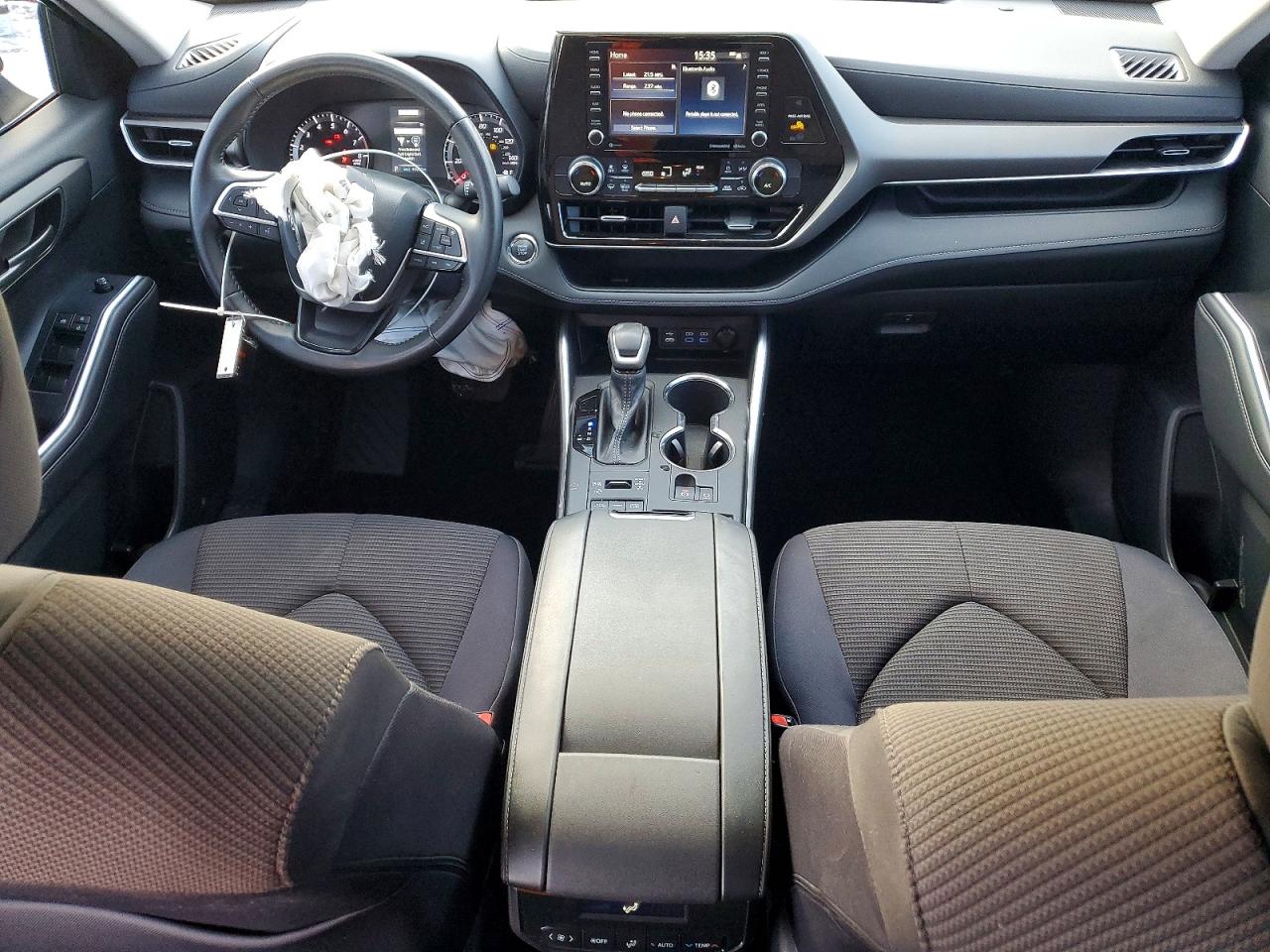 2022 TOYOTA HIGHLANDER LE photo 8