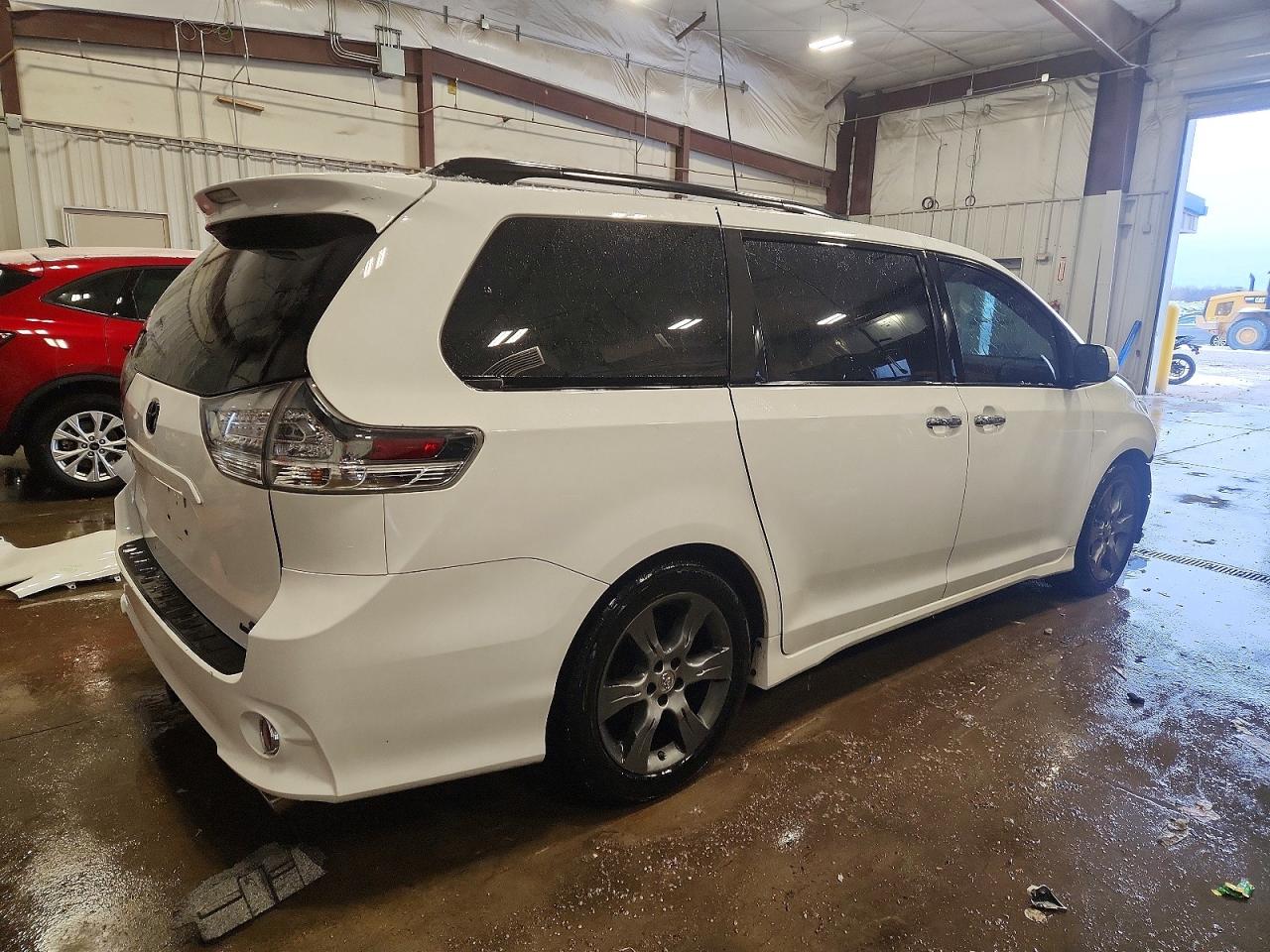 2015 TOYOTA SIENNA SPORT photo 3