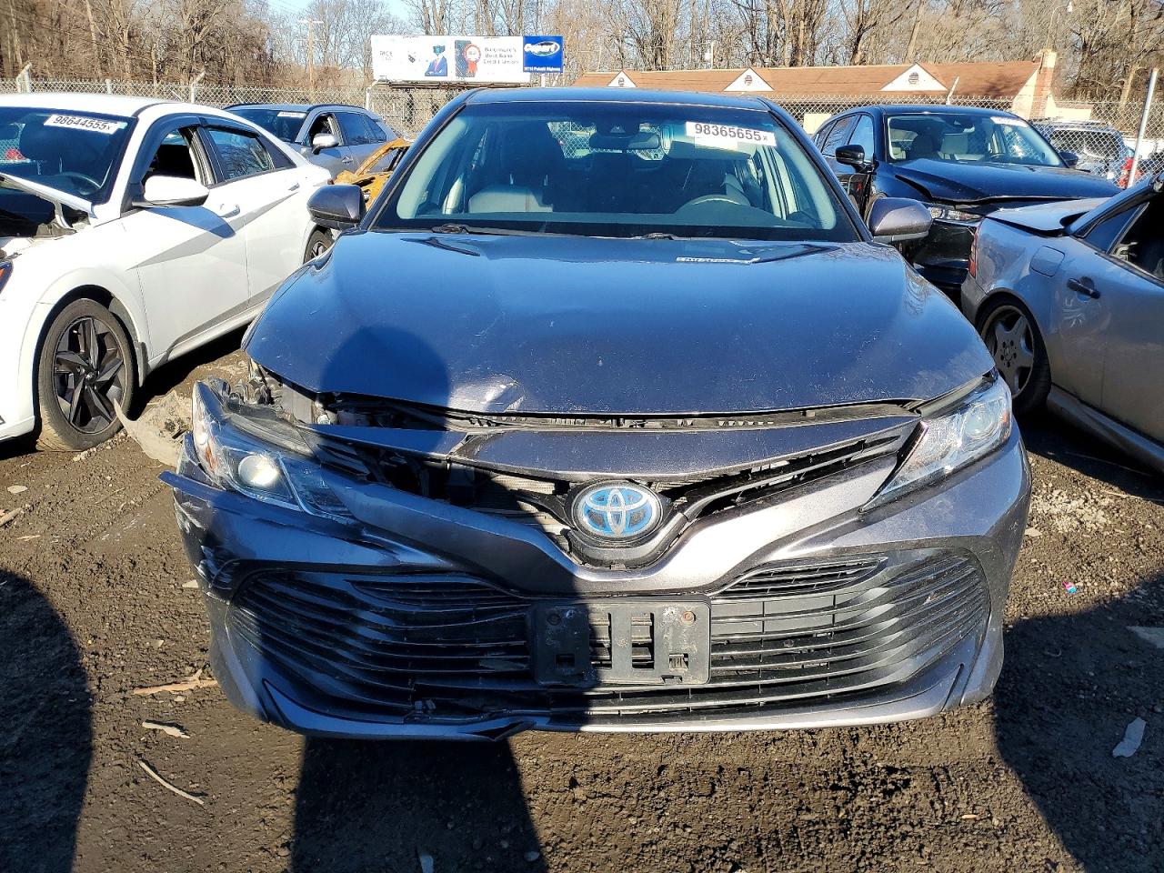 2018 TOYOTA CAMRY LE photo 5