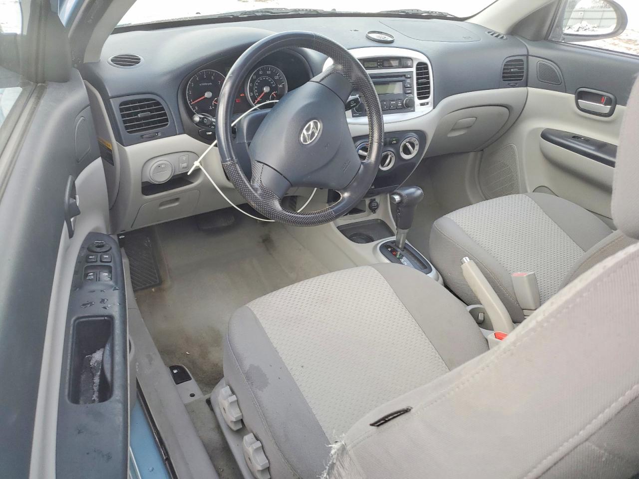 2007 HYUNDAI ACCENT SE photo 8