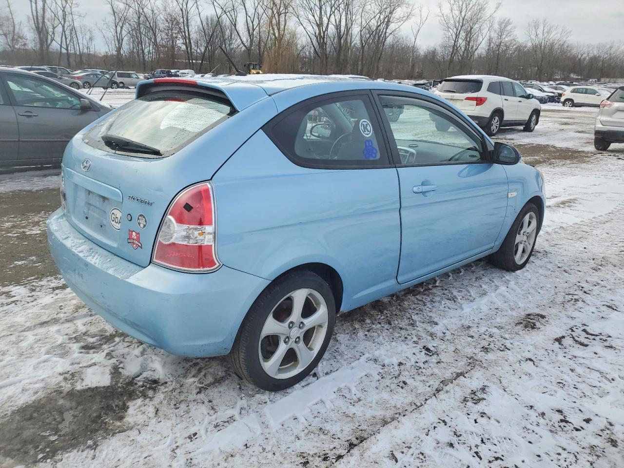2007 HYUNDAI ACCENT SE photo 3
