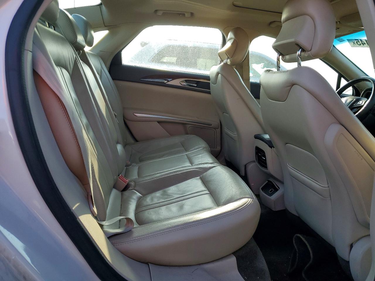 2016 LINCOLN MKZ photo 10
