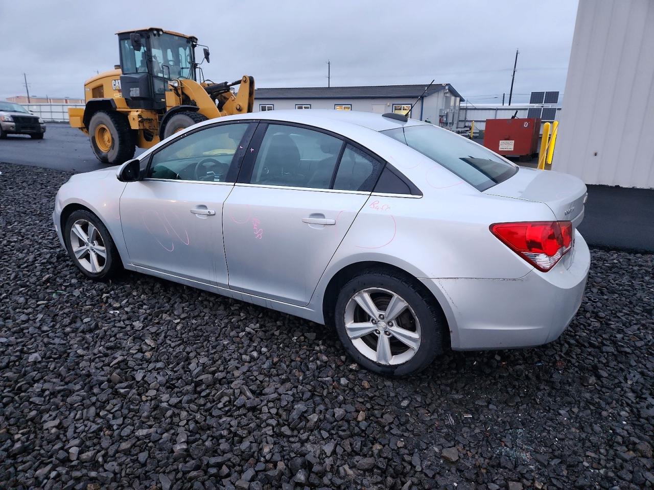 2015 CHEVROLET CRUZE LT photo 2